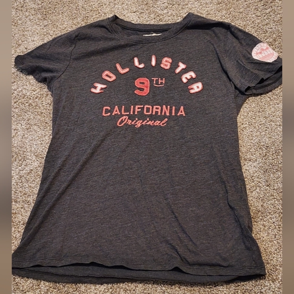 Hollister Embroidered T-shirt